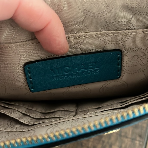 Michael Kors Jet Set Grommet Large Zip Clutch in Blue - Picture 7 of 8